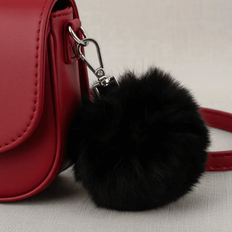 Mini Bag Cartera Bandolera Cuero Sintético Con Pompón Bordó - imagen 2